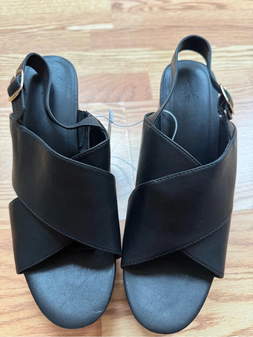 NWT Universal Thread Black Cross Strap Block Heel Sandals Size 11